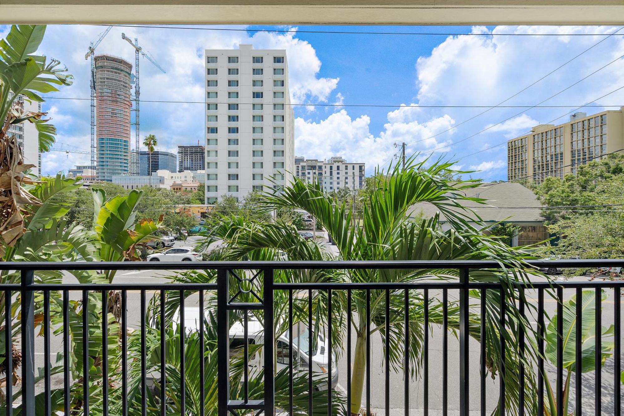 Retro Retreat In Dtsp - Explore The Downtown Area St. Petersburg Eksteriør bilde