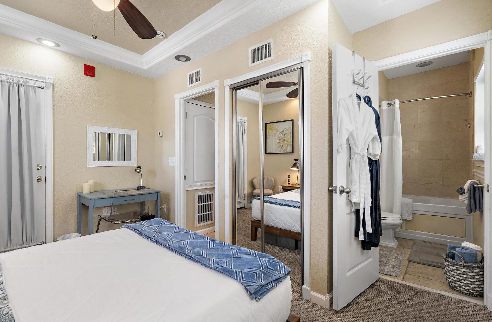 Retro Retreat In Dtsp - Explore The Downtown Area St. Petersburg Eksteriør bilde