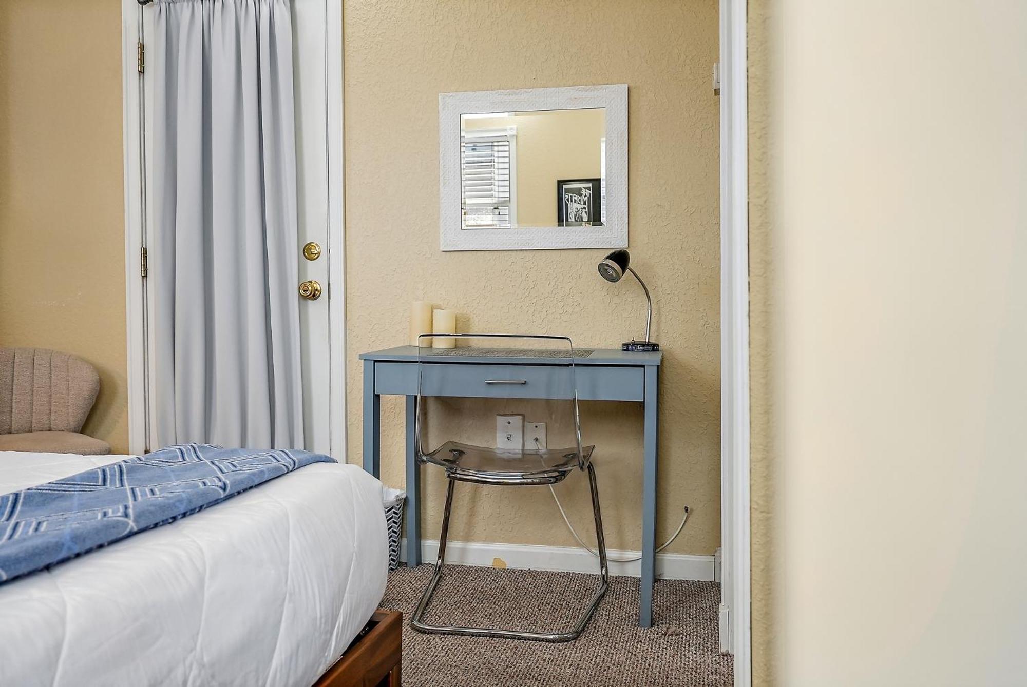 Retro Retreat In Dtsp - Explore The Downtown Area St. Petersburg Eksteriør bilde