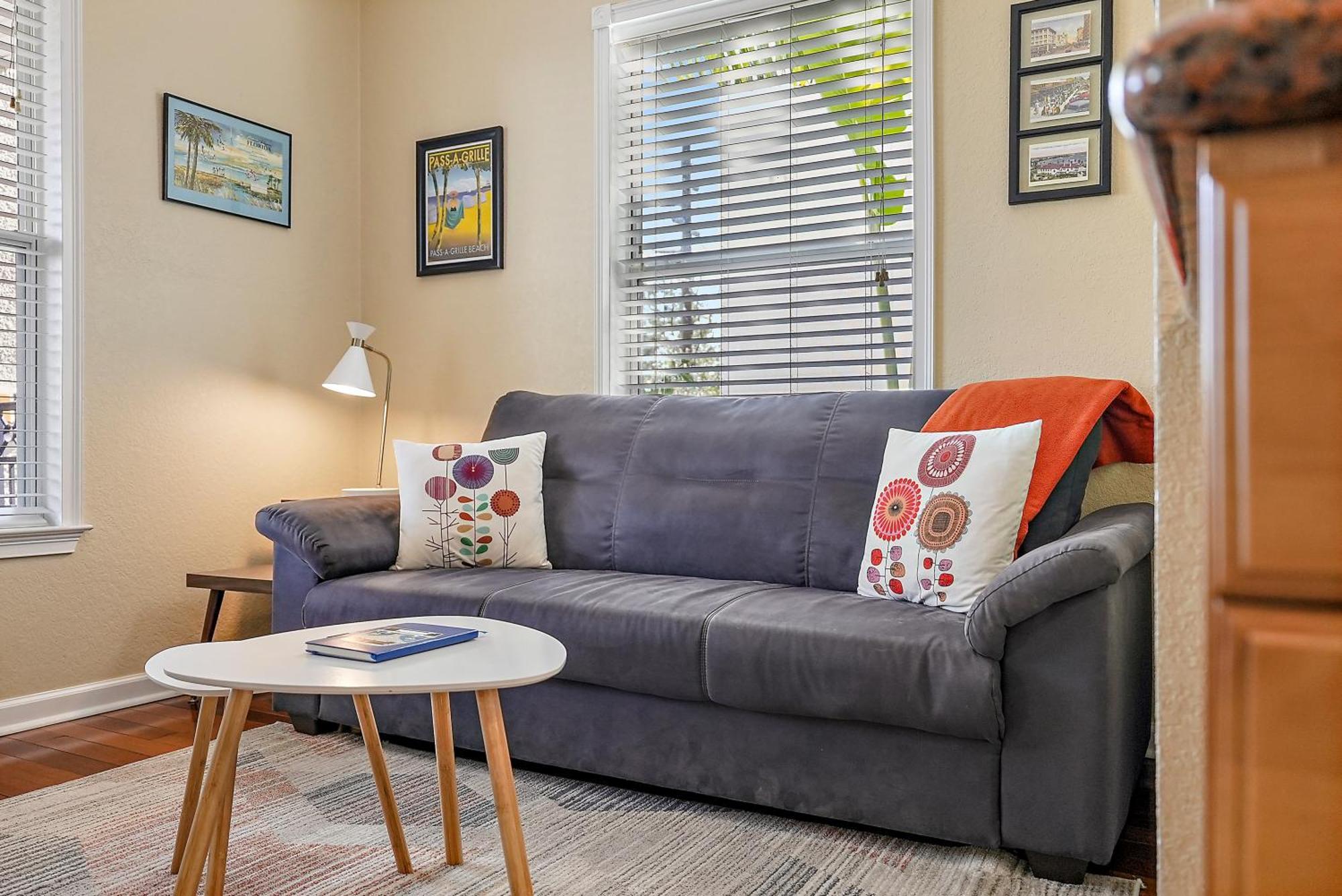 Retro Retreat In Dtsp - Explore The Downtown Area St. Petersburg Eksteriør bilde