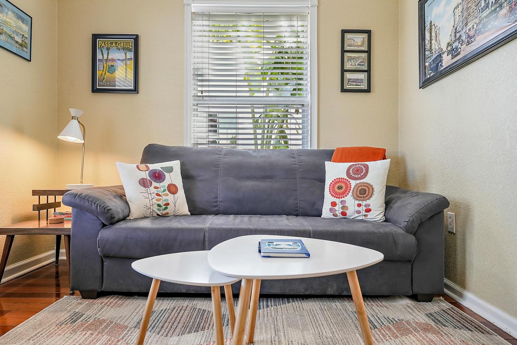 Retro Retreat In Dtsp - Explore The Downtown Area St. Petersburg Eksteriør bilde
